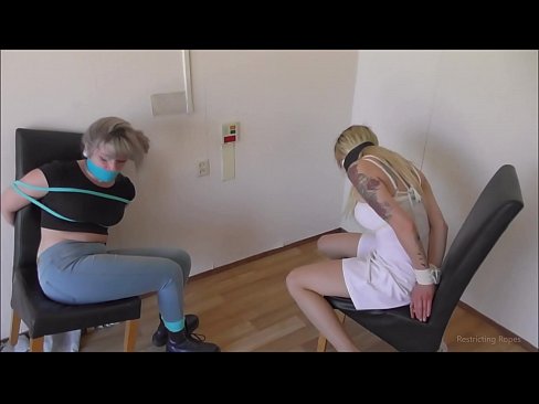 ❤️ Kecanduan / dihijikeun sareng disumbat / budak awéwé dina marabahaya ️❌ video porno di urang